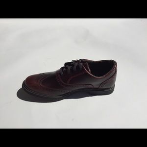 CAT Wingtip Brogue Lace Up Oxford Size 8.5M- NWT